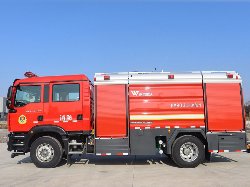 PM80型泡沫消防車(chē)