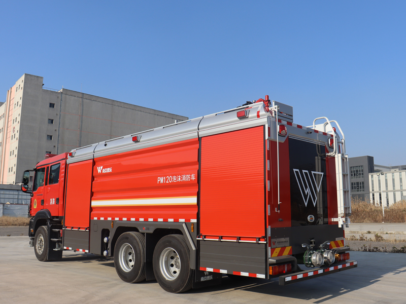 PM120型泡沫消防車(chē)